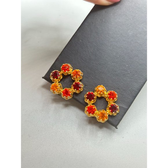 Vintage Signed Austria Clip On Earrings Red Orange Warm Tones Wreath Design - Picture 3 of 6